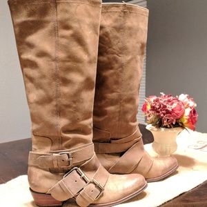 Gianni Bini leather boots